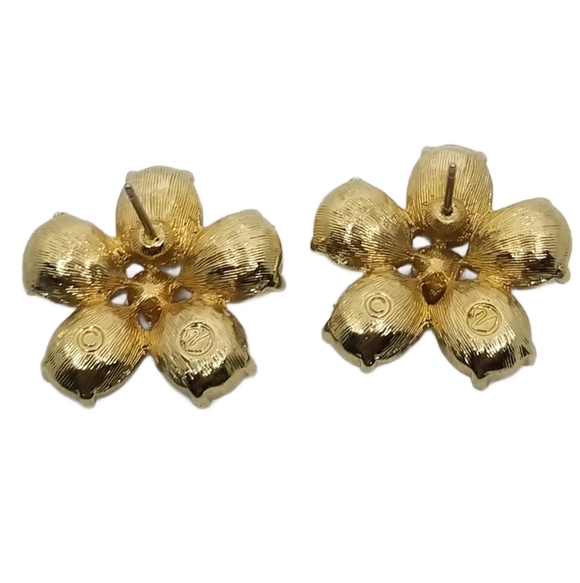 SWAROVSKI SAVVY COLLECTION GOLDTONE & EMERALD GREEN CRYSTAL FLOWER EARRINGS - Picture 5 of 7